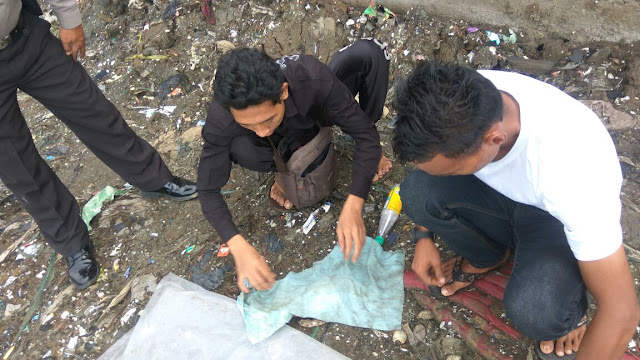 PENEMUAN JASAD BAYI MASIH BERKALUNG ARI ARI, GEGERKAN WARGA KALIJODO