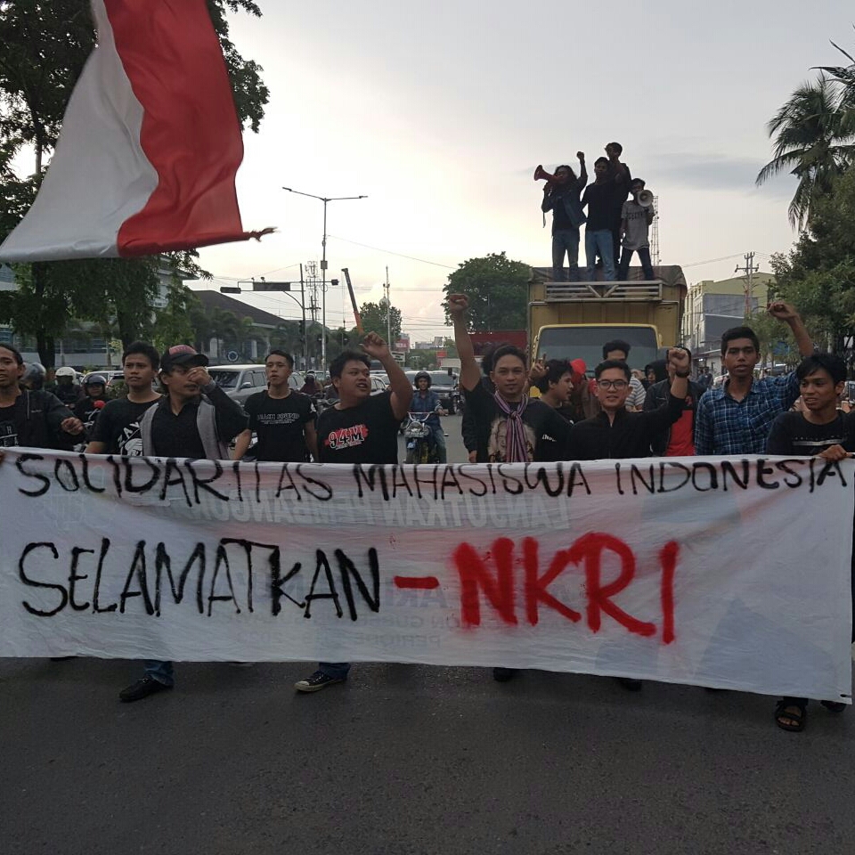 AKTIVIS RIAU PIMPIN AKSI PRAKONDISI SUMPAH PEMUDA DI MAKASSAR