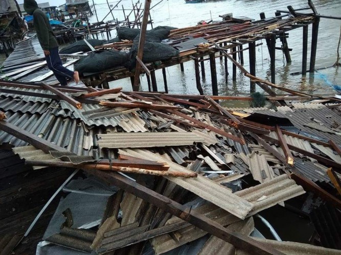 Puluhan Rumah Porak Poranda Di Terjang Angin Puting Beliung 