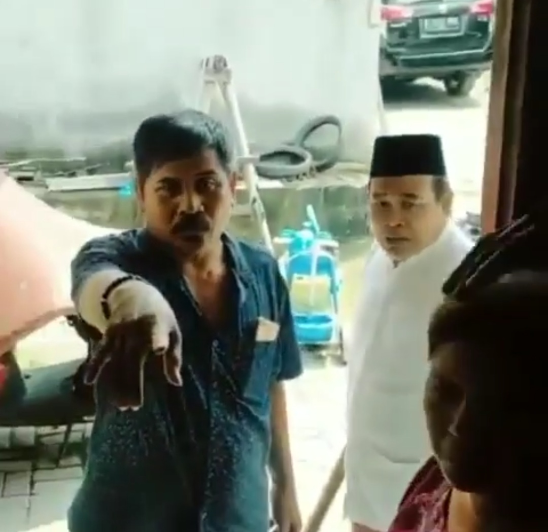 Satu Keluarga Di Rumah Yang Sedang Beribadah Di Usik Oleh Pak Haji Karena Perbedaan Keyakinan