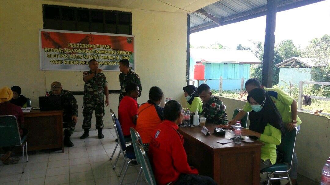 Pengobatan Gratis Massal Digelar TNI AD Di Perbatasan RI-PNG