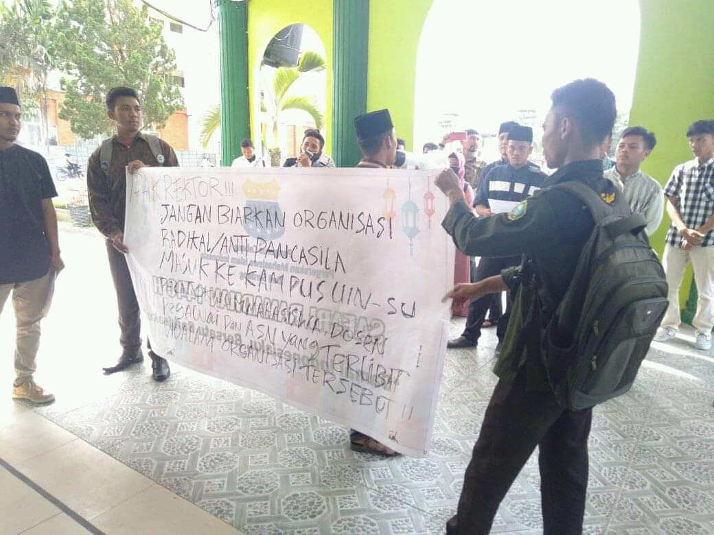 Tak Terima Organisasi Radikal Masuk Kampus, PMII FITK Gelar Aksi di Depan Biro       