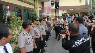 Kapolda Sumatera Utara Irjen Pol. Drs. Paulus Waterpauw Kunker di Mako Polrestabes Medan