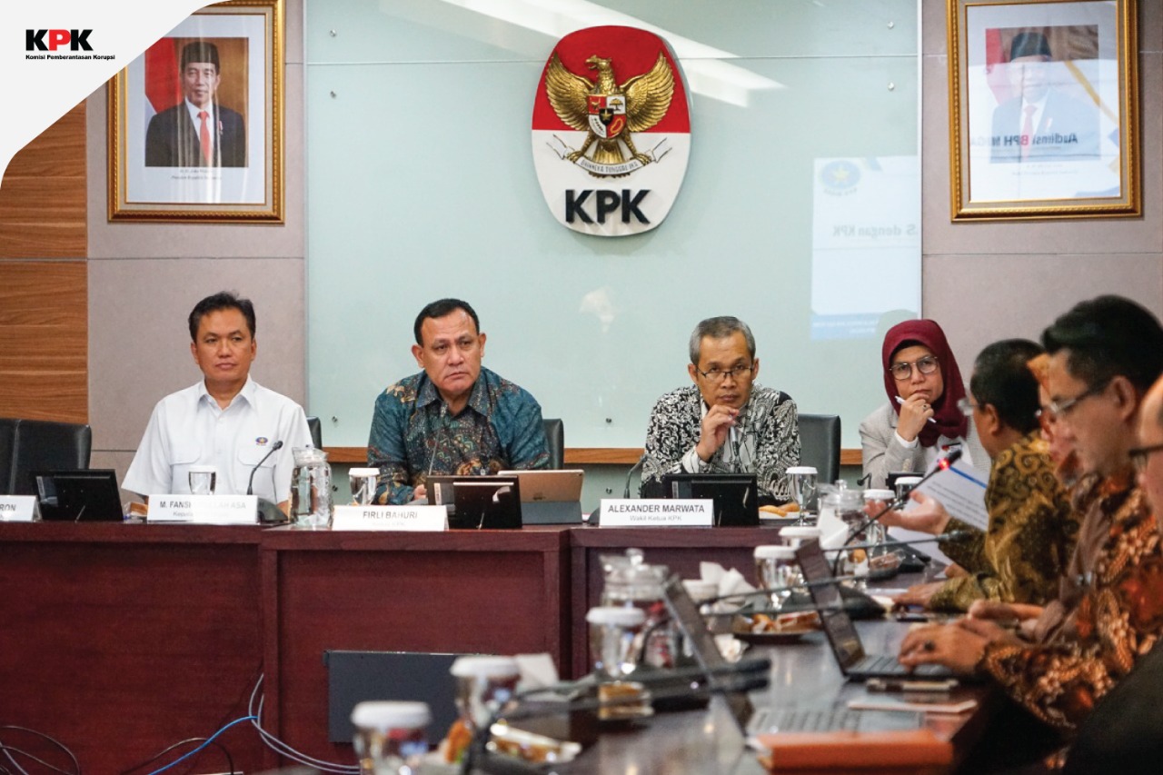 Azrul Nor Manurung Mantan Ajudan Bupati Bengkalis Diperiksa KPK