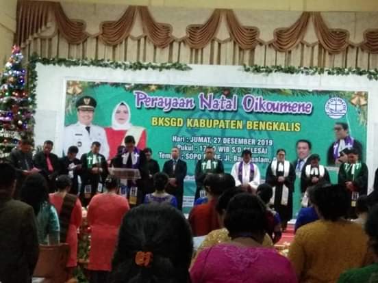 Sarat Nuansa Politik, Perayaan Natal Oukumene BKSGD di Duri, Diwarnai Bagi-bagi Kalender Bakal Calon Bupati 