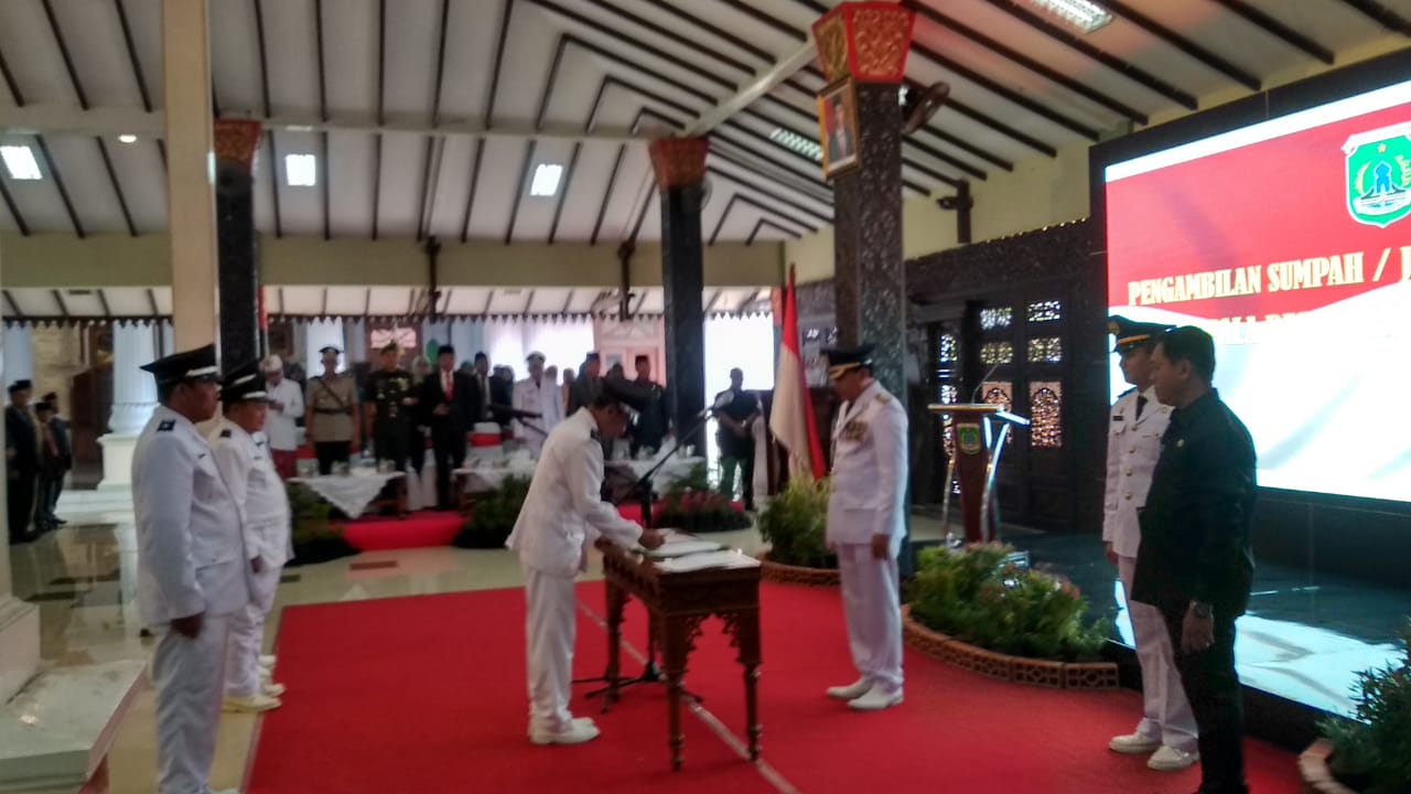 Sumpah Janji 240 Kepala Desa, Menggema Dalam Pelantikan di Pendopo Bupati Pasuruan