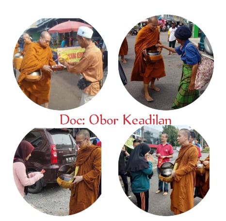 Umat Islam Indonesia Beri Air dan Makanan Buat 32 Biksu Pejalan Kaki Dari Thailand Ke Candi Borobudur