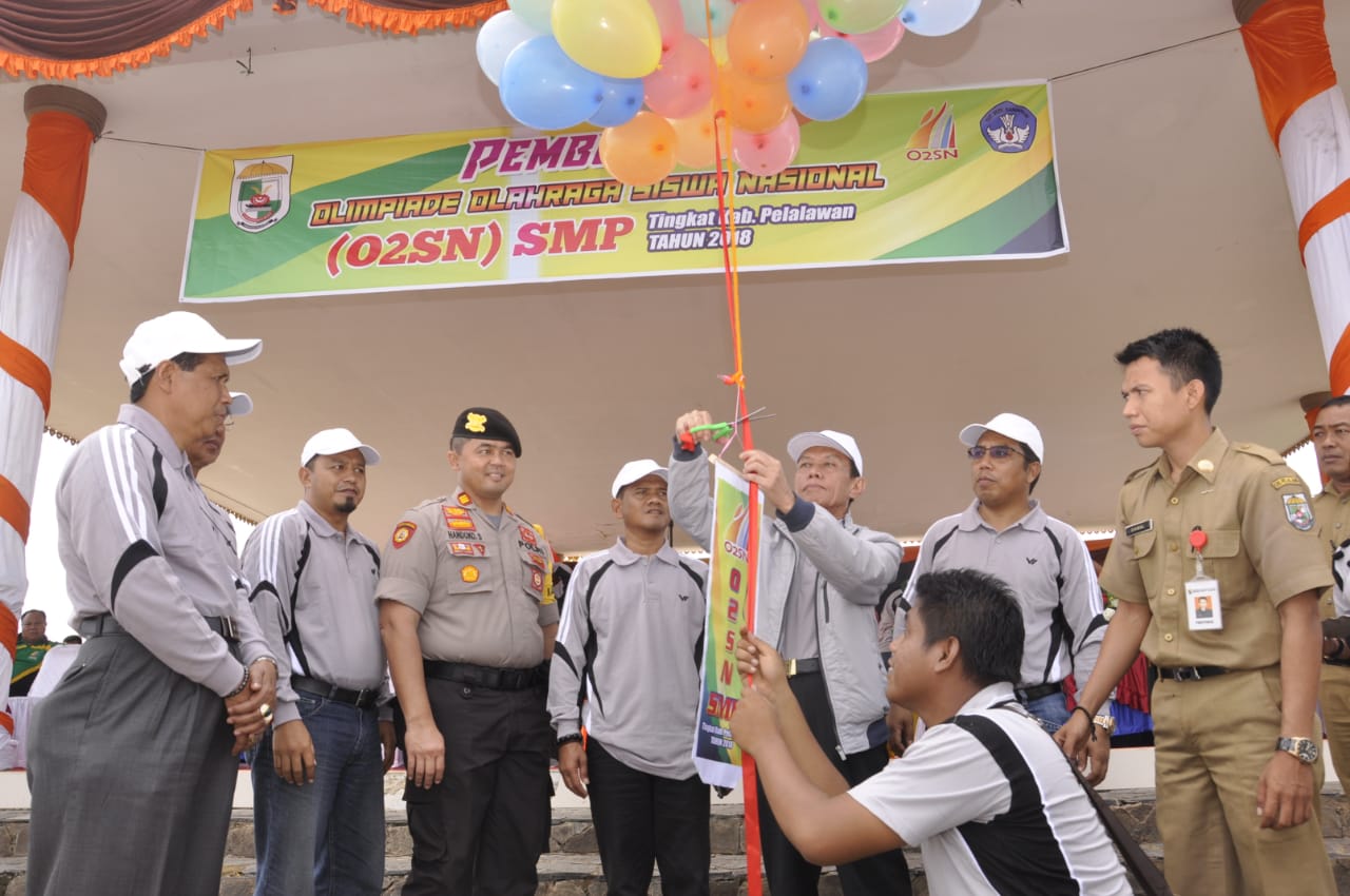Wabup H.Zardewan Membuka Olimpiade Olahraga Siswa Nasional (02SN ) Tingkat SMP