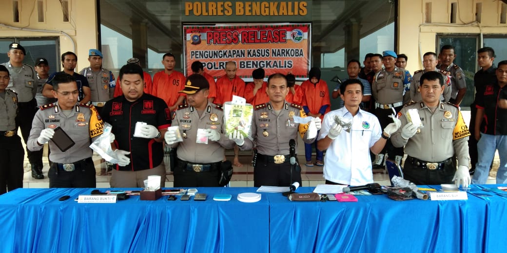 7 Orang Terjaring Saat Pesta Narkotika 1 Orang Diantaranya Ternyata Anggota Polisi Polres Dumai