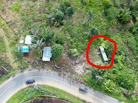 BUS ALS MASUK JURANG DI DUSUN HASOBE ,  3 ORANG TEWAS DAN PULUHAN LUKA LUKA