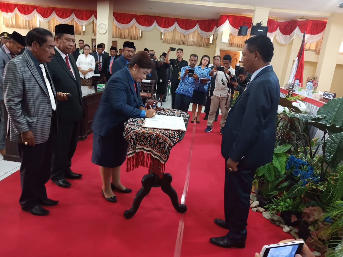 Bupati Rote Ndao Terpilih Awali Pidato Perdananya di Gedung DPRD