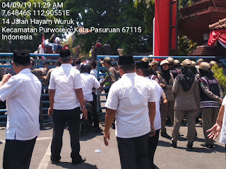 Pemerintah Kabupaten Pasuruan Dukung Aksi Warga Tolak Relokasi oleh TNI AL Grati