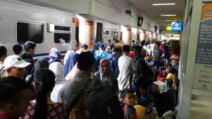 Puncak Arus Balik Mudik 2019 di Stasiun Kereta Api Medan