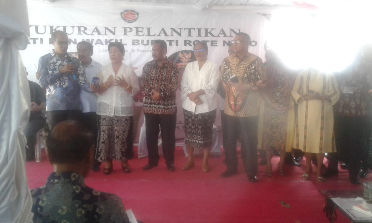 Dr. Stefanus Bria Seran Bupati Malaka Hadiri Syukuran Bupati/Wabup Rote Ndao      