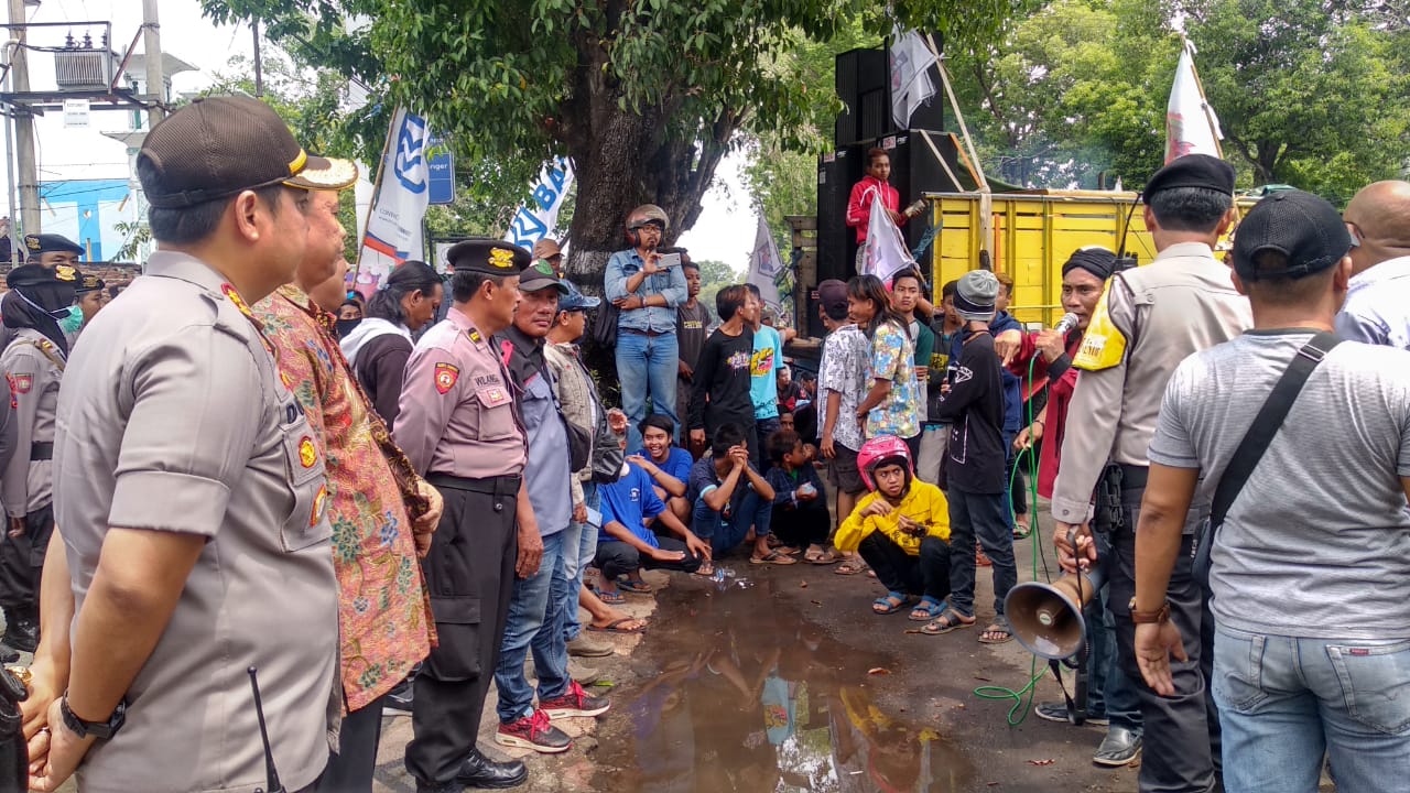 Aksi Demonstrasi Warnai Penutupan Akhir Tahun, Hingga Tuntutan Pencopotan Petinggi BRI Pasuruan