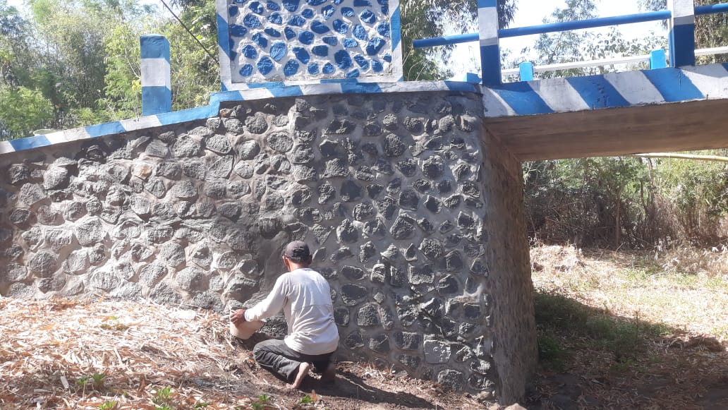 Pasca Diberitakan Retak, Proyek Jembatan Desa Watuprapat Langsung Diperbaiki Pihak Pelaksana 