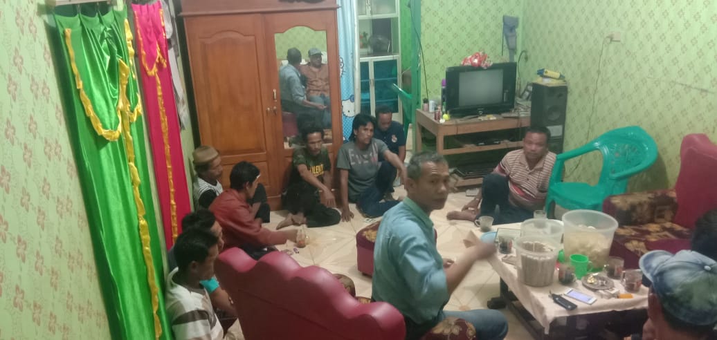 Curiga Terhadap Kades Tanjung Sari, Berujung Aspirasi  "Tekad Pecat Kepdes"