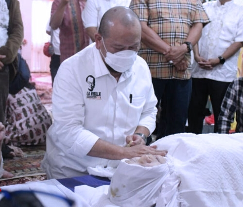 Ibunda Ketua DPD, La Nyalla Mattalitti Wafat Pada Usia 80 Tahun 