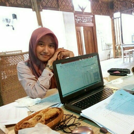 Cinta Di Tolak, Siswa Kuloprogo Tikam Bu Guru Cantik Hingga Kritis