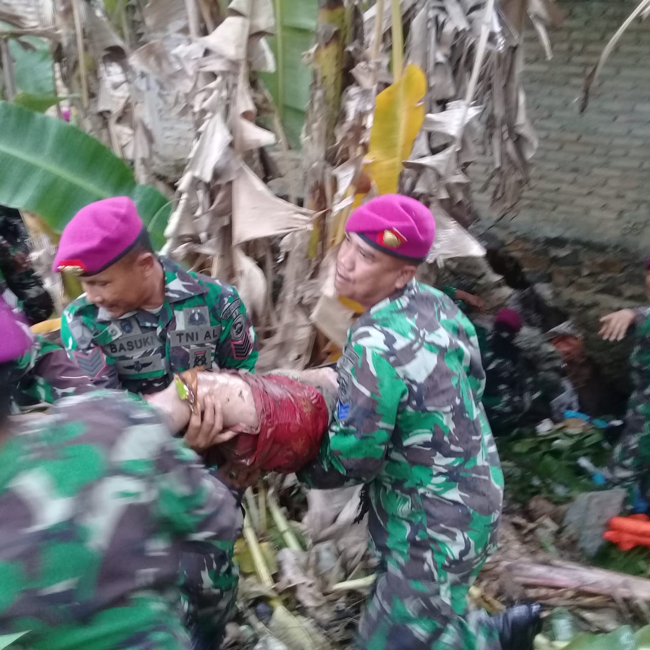 Korban tewas akibat tsunami di Lampung Selatan mencapai 108 orang. 99 di antaranya belum teridentifikasi.