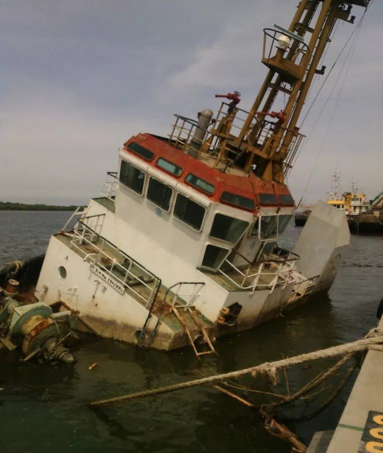 Kapal Tug Boat Anoman Milik PT Pelindo I Bernilai Miliaran Rupiah Dibiarkan Terlantar.