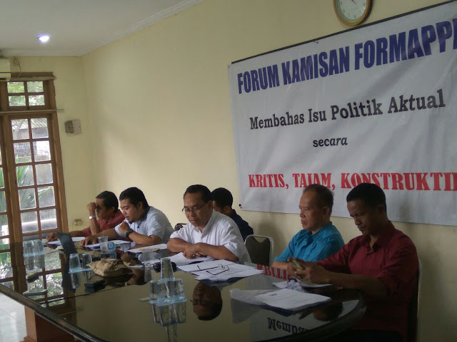 Formappi : Tahun 2017 Tahun Gelap Bagi DPR