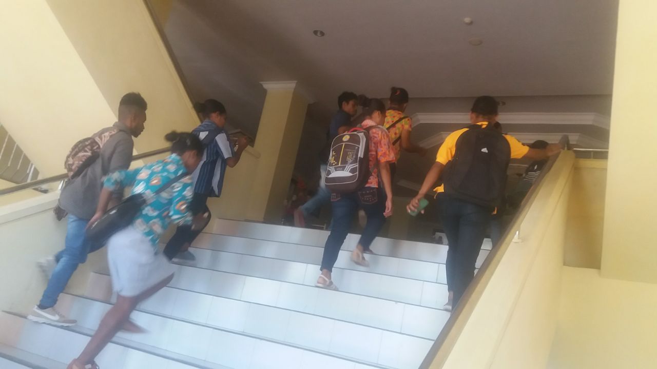 PELAYANAN KESEHATAN DI ALOR NTT BURUK RATUSAN MAHASISWA IKMATAR MENGAMUK 