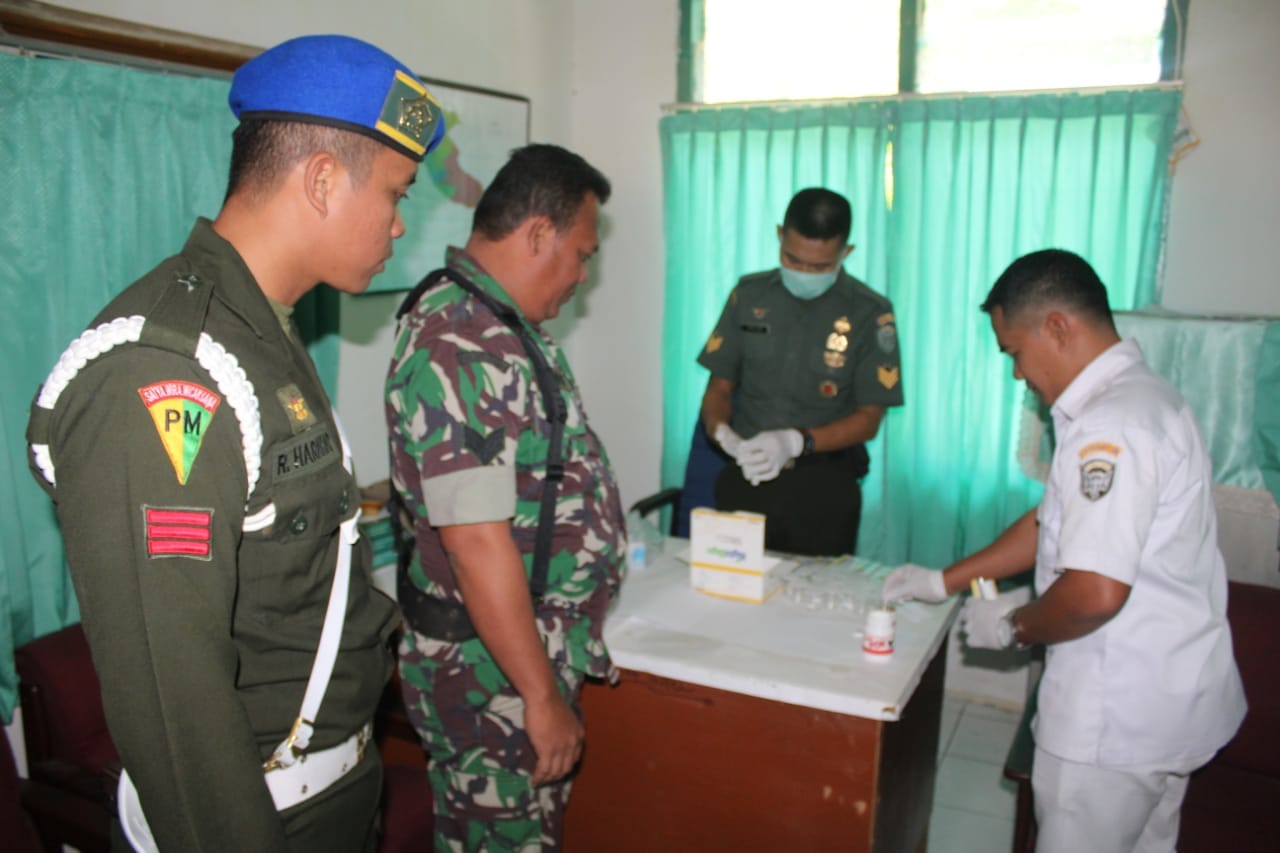 Perangi Narkoba, Dandim 0107/Asel Cek Urine Dadakan Prajurit dan PNS