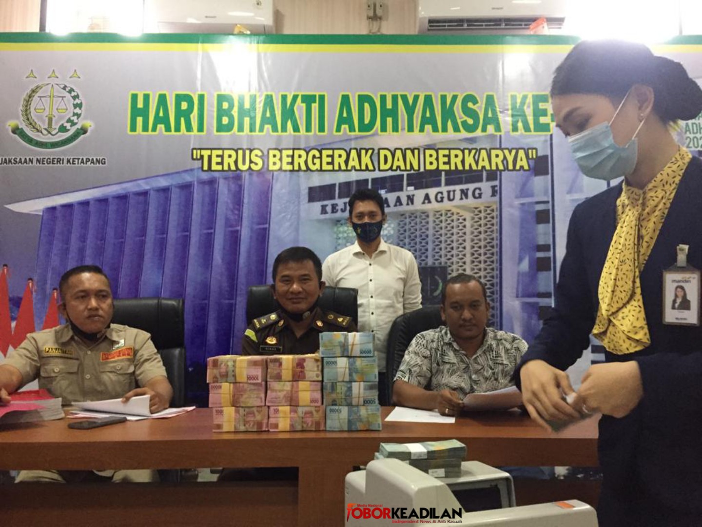 Hiras Nainggolan Kasi Pidum Kejari Ketapang, Saksikan Eksekusi Pidana Denda RP 1 Miliar Terhadap PT. PSL