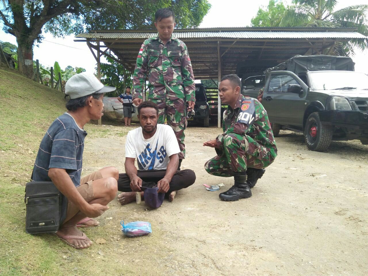 Satgas Yonif Para Raider 501 Kostrad Amankan Pencuri Sepeda Motor