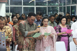 Kapoldasu Irjen Pol. Drs. Paulus Waterpauw / ibu Roma Megawati Pasaribu Waterpauw gelar  kebaktian doa ucapan syukur memasuki rumah dinas 
