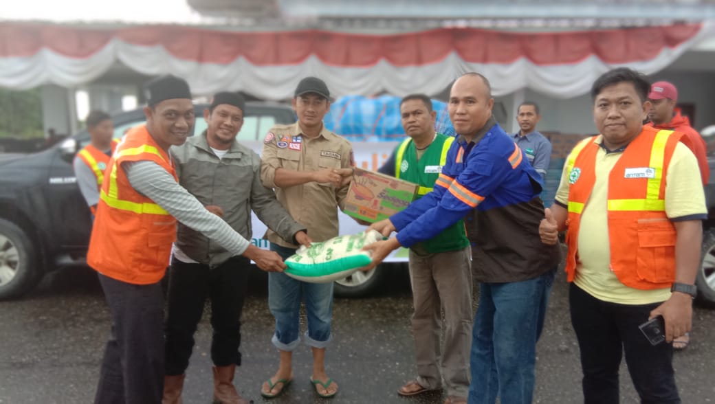 Pt. Antam Kirim Bantuan Sembako, Di Kabupaten Konawe Utara, Yang Terkena Korban Banjir 