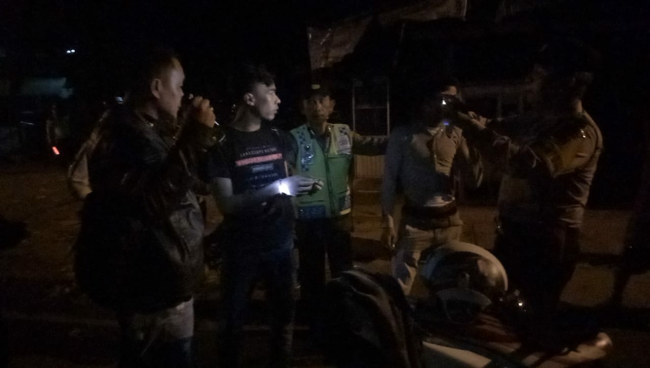 Diduga Oknum Polisi Rampas Handphone  Wartawan Yang Sedang Meliput