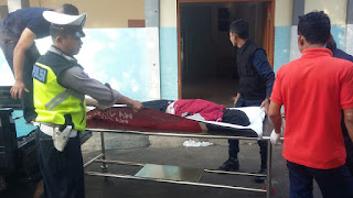 INSIDEN MAUT SEPEDA MOTOR VS TRUCK KONTAINER,SATU TEWAS TERKAPAR DI DAAN MOGOT TANGERANG KOTA