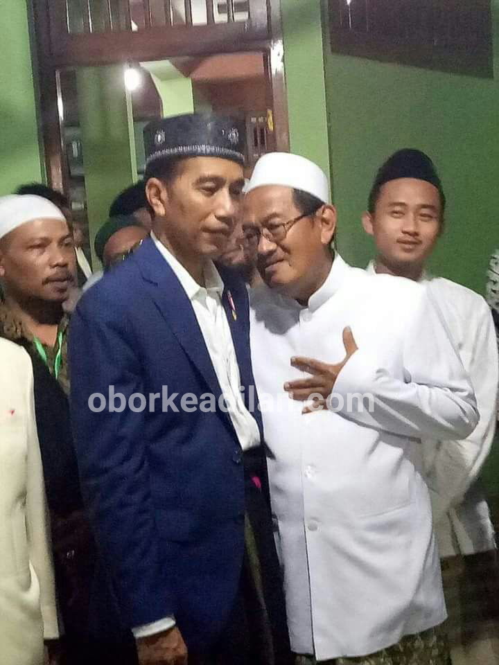 Konon Jokowi dijadikan row model oleh masyarakat China guna  mengkritisi dan menyindir para pejabat di China