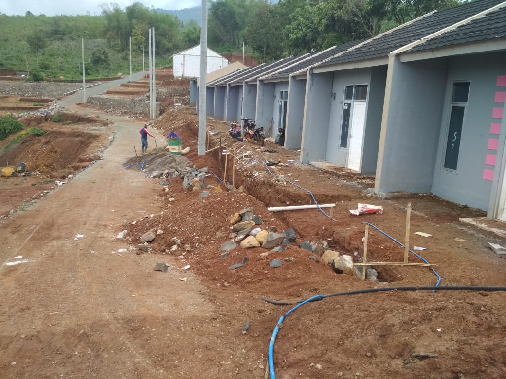 GONJANG GANJING PERMASALAHAN PERUMAHAN KANZA CIMANGGUNG REGENCY SUMEDANG TAK KUNJUNG USAI