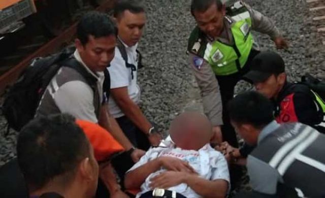 Korban Tabrakan Kereta Api Sulam Dengan Truk Ditangani Team Polsek Tandes 