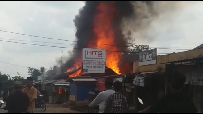 Empat Kios Terbakar! Hari Pertama Lebaran