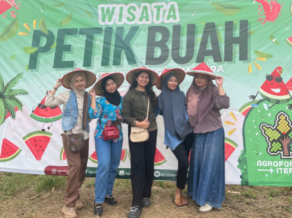 Agroforestri ITERA Luncurkan Program Wisata Petik Buah untuk Edukasi dan Keberlanjutan Lingkungan
