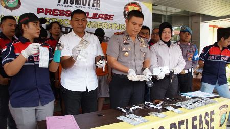 SINDIKAT PENIPU DAN PENGGELAPAN MOBIL DI TANGERANG KOTA, DIRINGKUS  POLISI