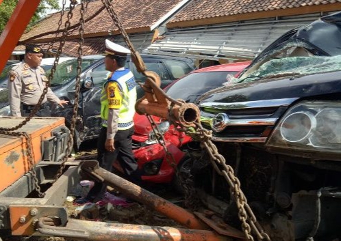 Kendaraan Tercecer Setelah Tsunami Diamankan Polisi