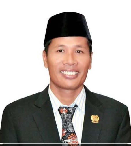 Mendadak Ketua DPRD Riau, Indra Gunawan Eet Hari ini dipanggil oleh Tim penyidik KPK