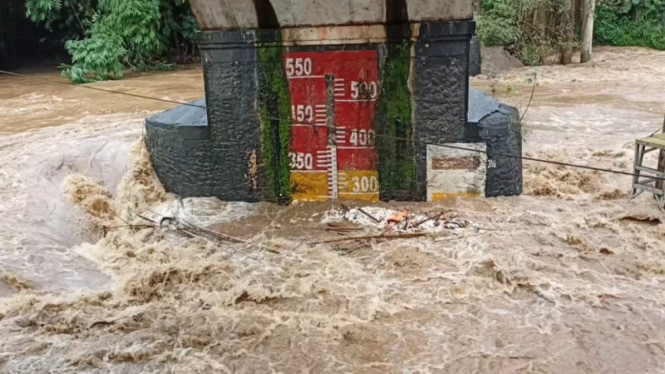 Peringatan Dini: Status Siaga 1 Pos Angke Hulu Berlaku, Jakarta Menghadapi Ancaman Banjir Potensial