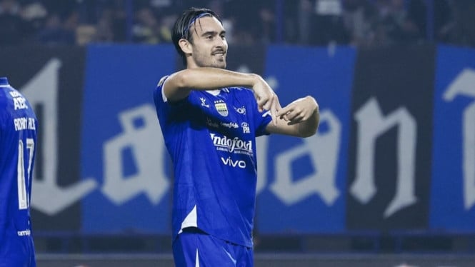 Persib Bandung Dominasi Persik Kediri dengan Kemenangan Telak 3-0 di Kandang Sendiri