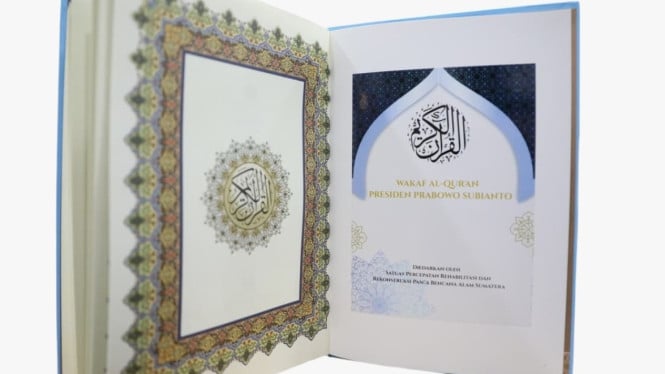 Presiden Prabowo Serahkan Wakaf 70 Ribu Al-Qur'an untuk Korban Bencana Alam di Sumatera