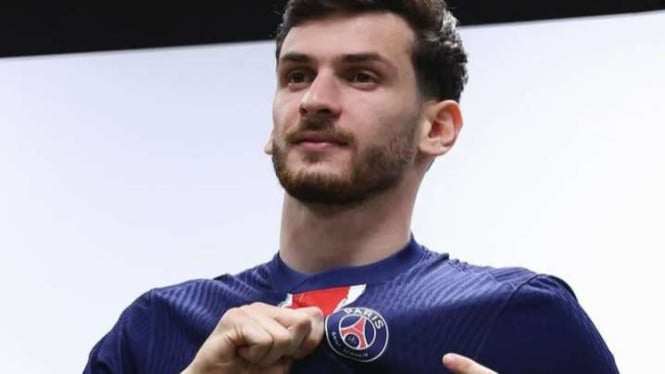 Manchester United Targetkan Khvicha Kvaratskhelia dari PSG untuk Memperkuat Lini Serang Musim Depan