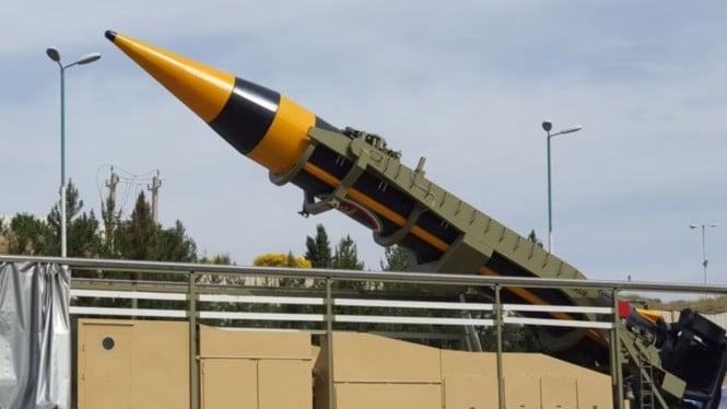 Iran Luncurkan Serangan Rudal Masif Terhadap Posisi Komandan Militer AS dan Israel