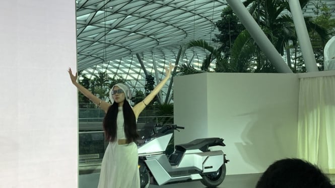 Teknologi Keseimbangan Otomatis OMO X: Revolusi Keamanan Berkendara Motor Listrik di Indonesia