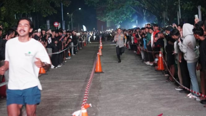 Kapolres Bogor Tunjukkan Dedikasi Kesehatan melalui Partisipasi Dash Run Bersama Atlet Medalis SEA Games