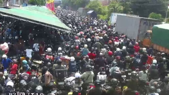Pelabuhan Gilimanuk Alami Kemacetan Parah, Polda Bali Kerahkan Strategi Penanganan Arus Mudik Lebaran